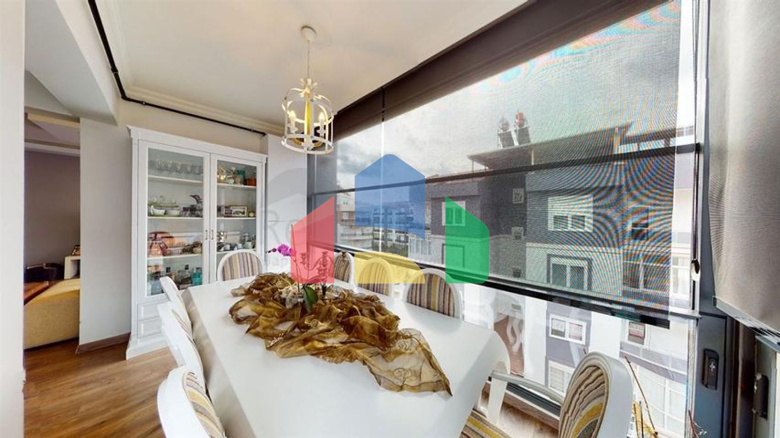 Квартира планування 6 + 1 дуплекс в мікрорайоні Унджали-Анталія