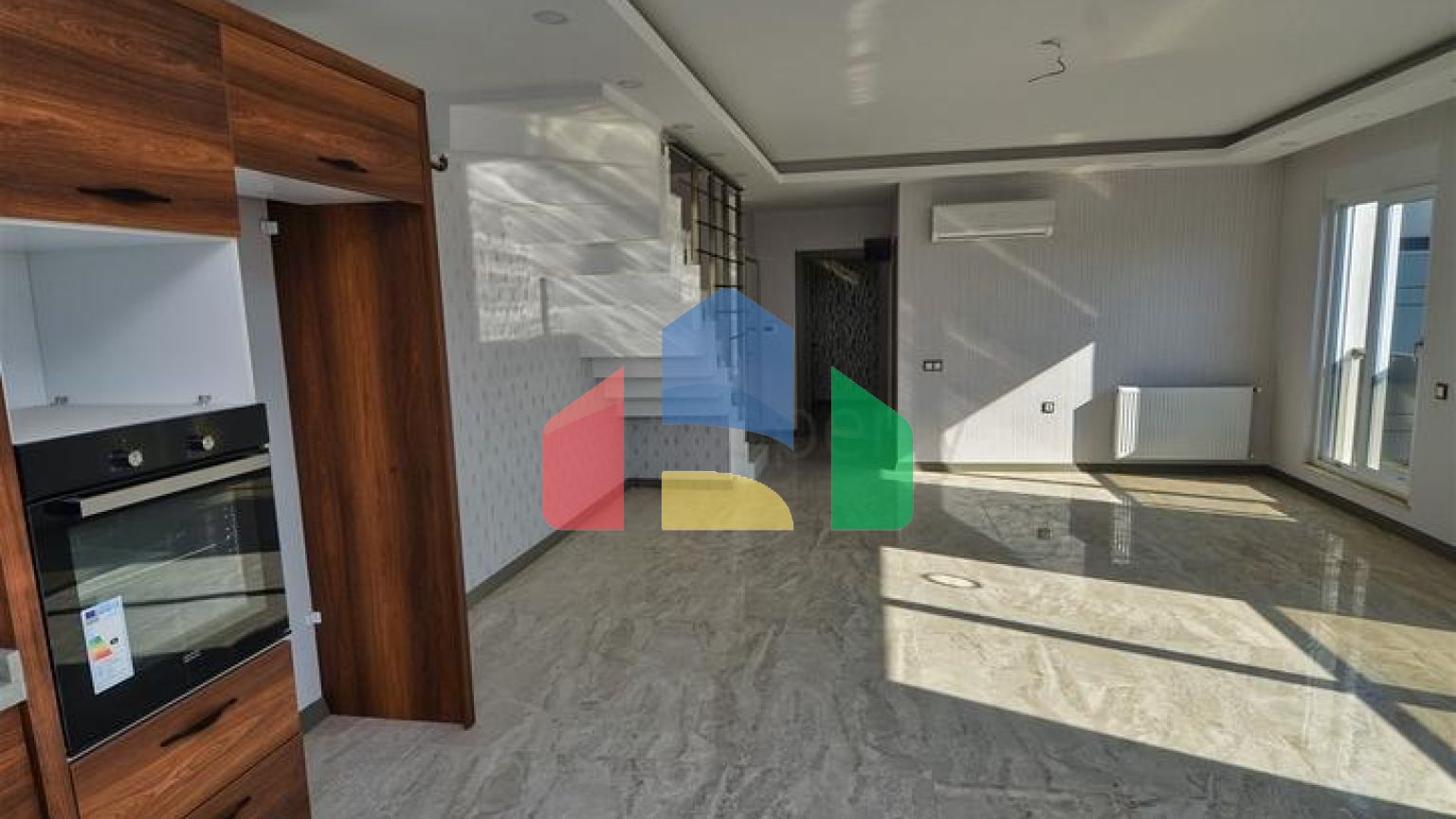 Квартира планування 4 + 1 в мікрорайоні Хурма - Анталія