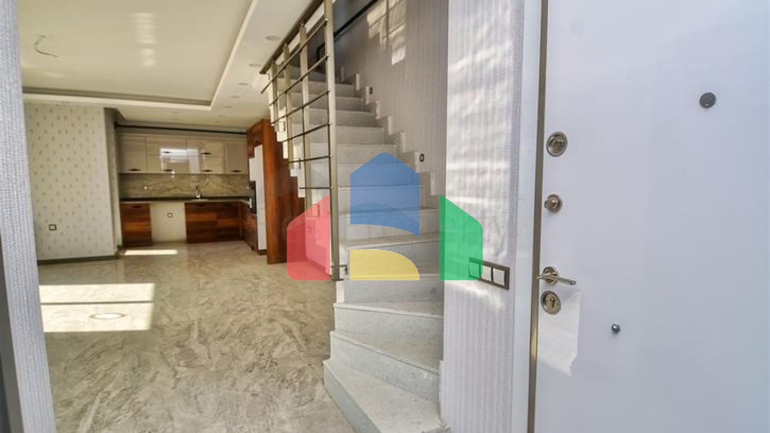 Квартира планування 4 + 1 в мікрорайоні Хурма - Анталія