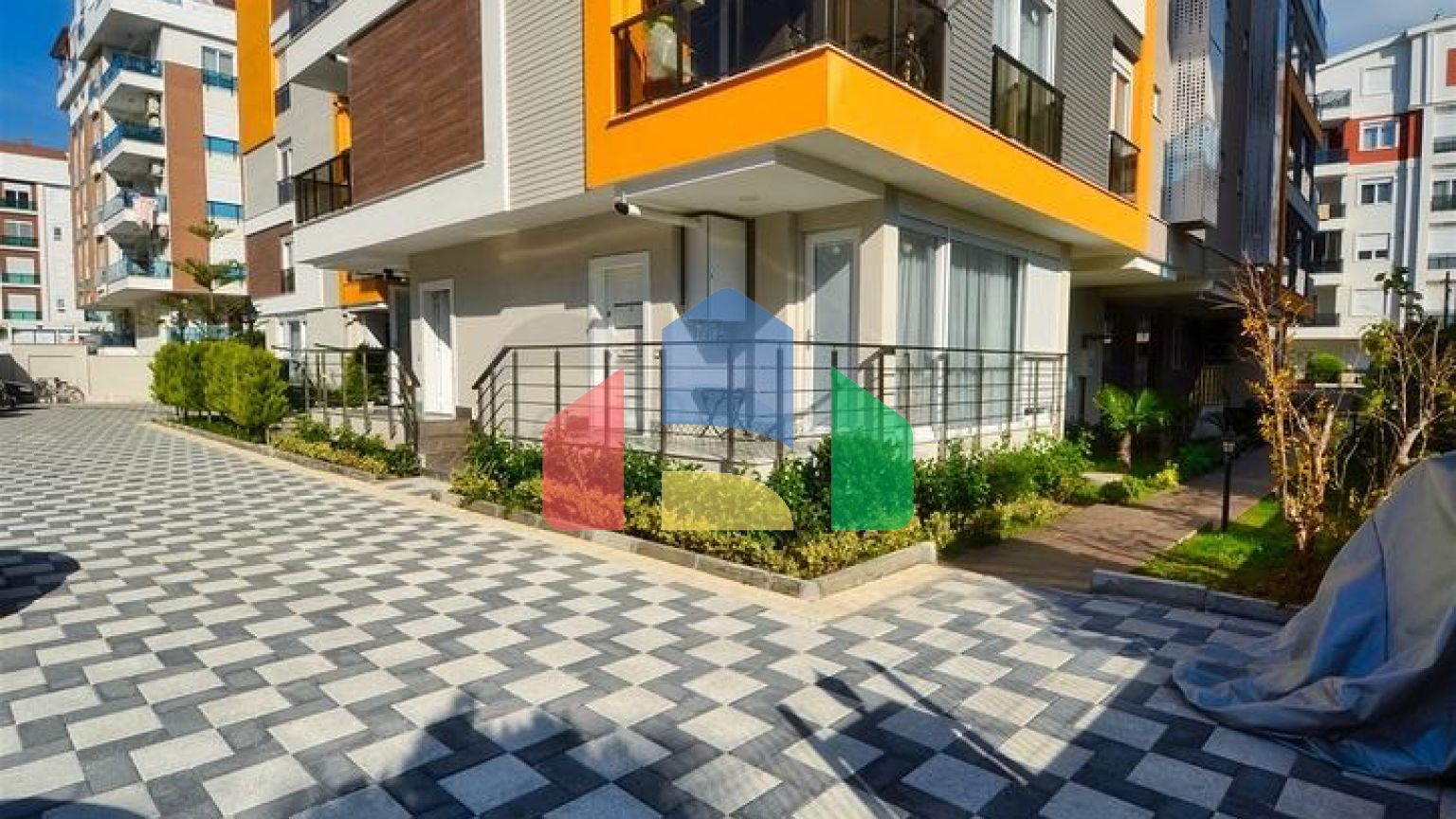 Квартира планування 4 + 1 в мікрорайоні Хурма - Анталія