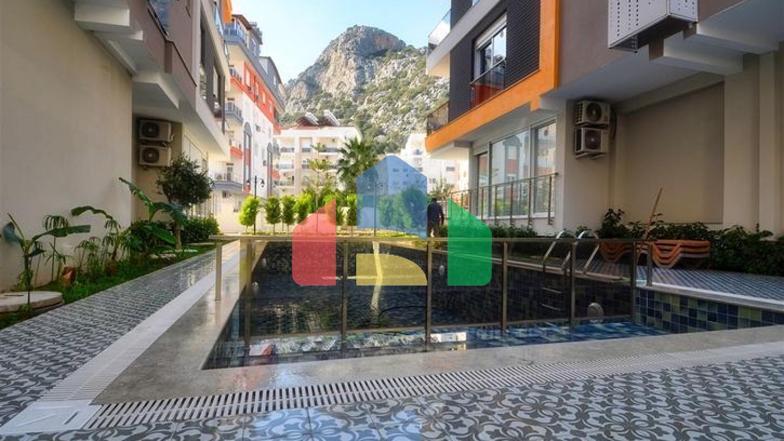 Квартира планування 4 + 1 в мікрорайоні Хурма - Анталія