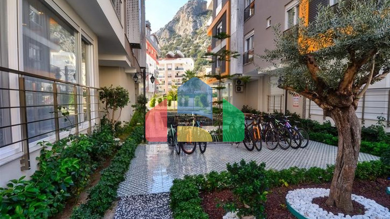 Квартира планування 4 + 1 в мікрорайоні Хурма - Анталія