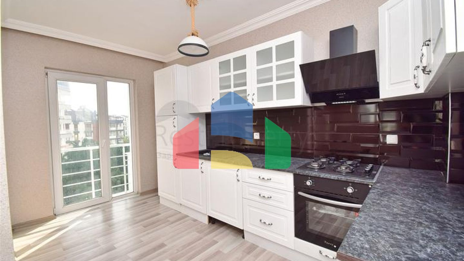 Квартира планування 4 + 1 в мікрорайоні Лиман - Анталія