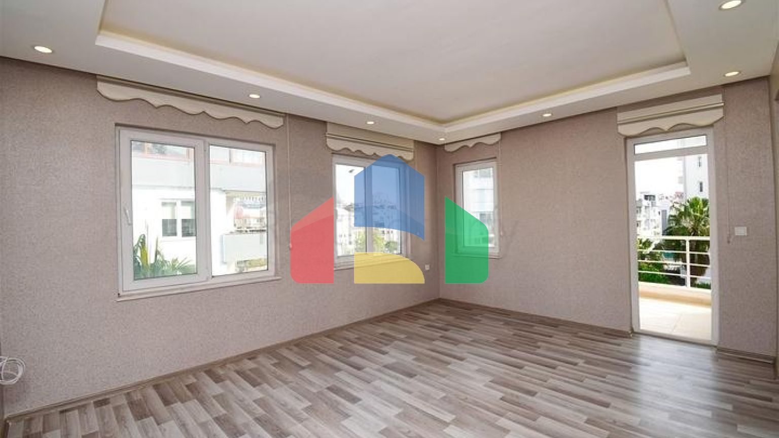 Квартира планування 4 + 1 в мікрорайоні Лиман - Анталія