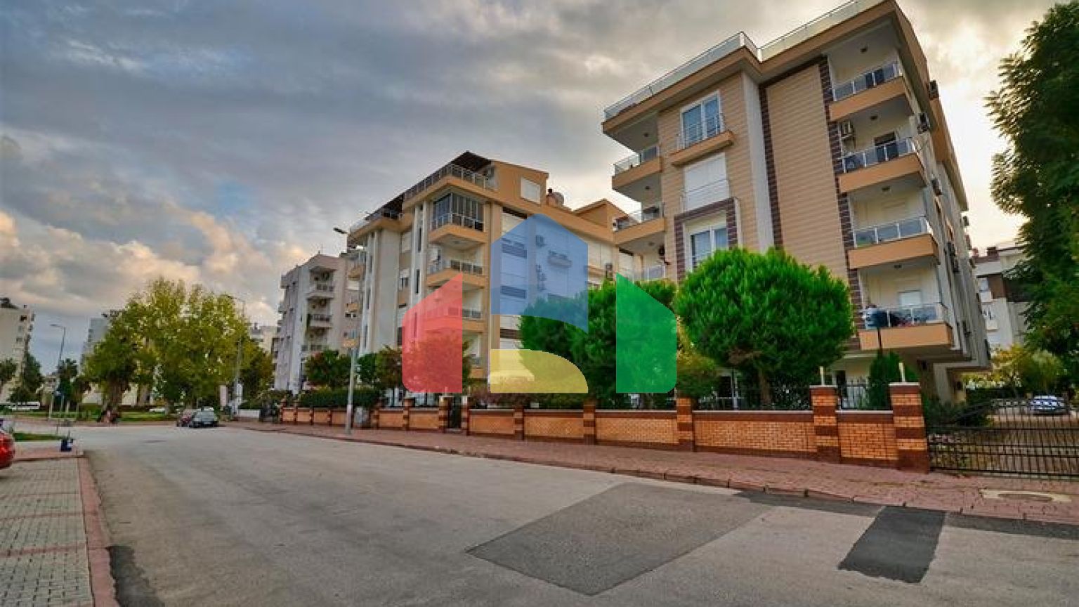 Квартира планування 2 + 1 в мікрорайоні Лиман - Анталія