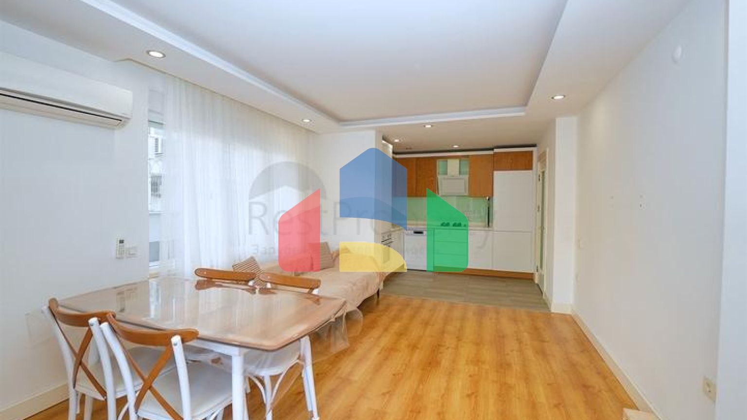 Квартира планування 2 + 1 в центрі міста Анталія