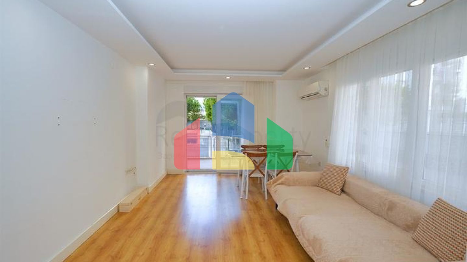 Квартира планування 2 + 1 в центрі міста Анталія