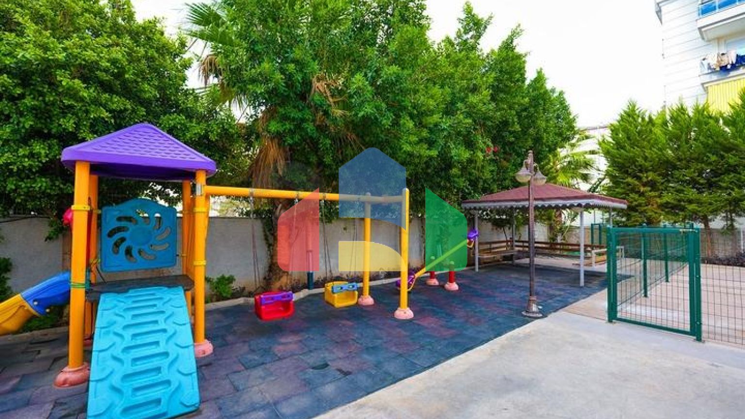 Квартира планування 2 + 1 в центрі міста Анталія