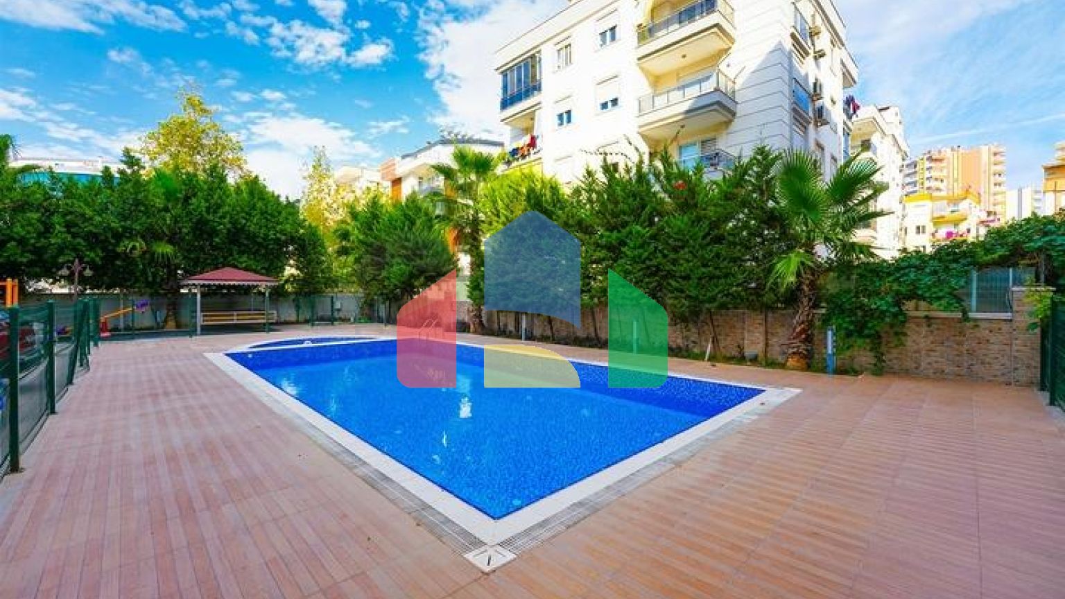 Квартира планування 2 + 1 в центрі міста Анталія