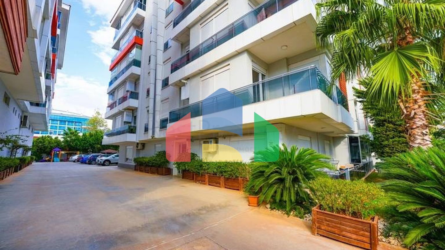 Квартира планування 2 + 1 в центрі міста Анталія