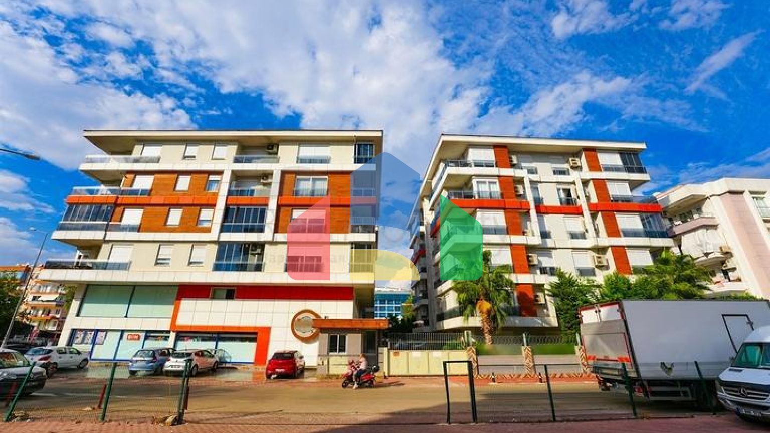 Квартира планування 2 + 1 в центрі міста Анталія