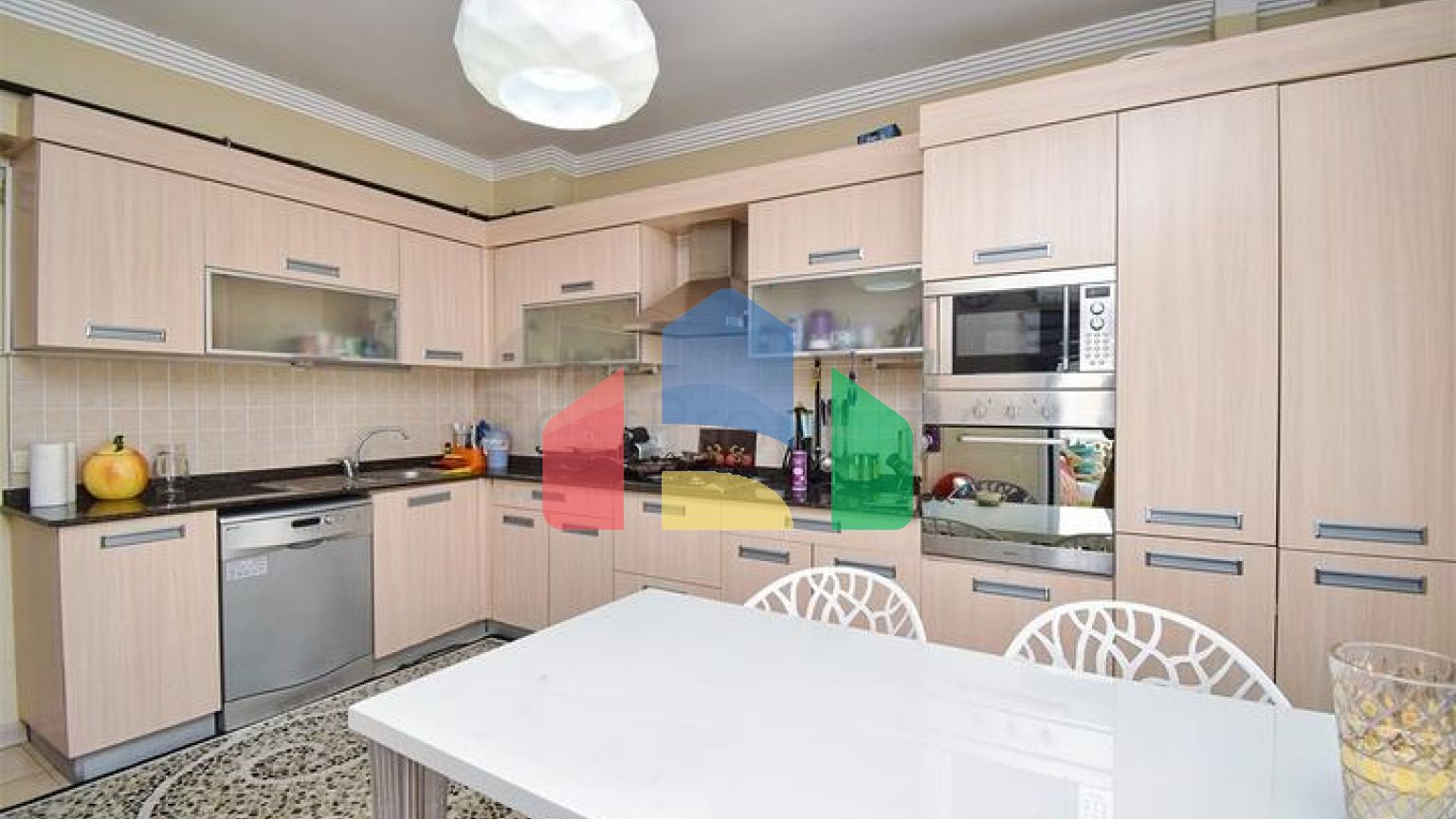 Квартира планування 5 + 1 дуплекс в районі Мейданкаваги-Анталія