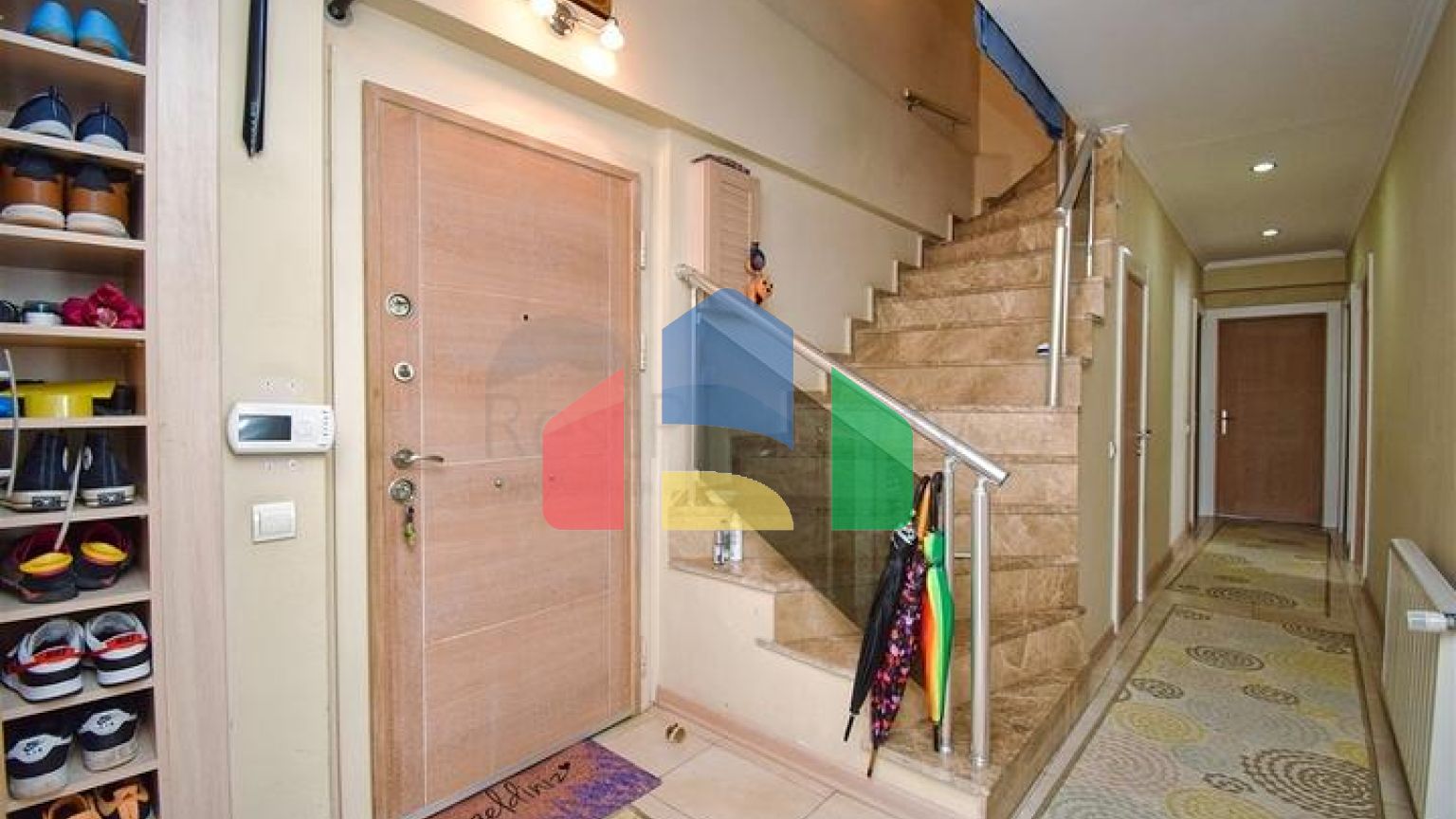 Квартира планування 5 + 1 дуплекс в районі Мейданкаваги-Анталія