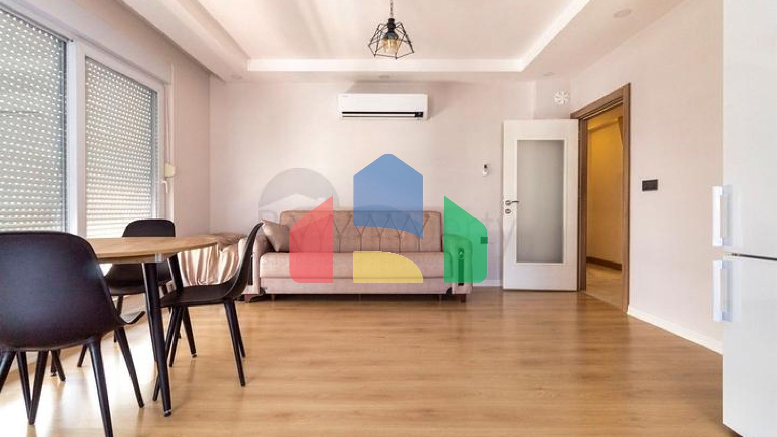 Квартира планування 2 + 1 в мікрорайоні Кизиларик - Анталія