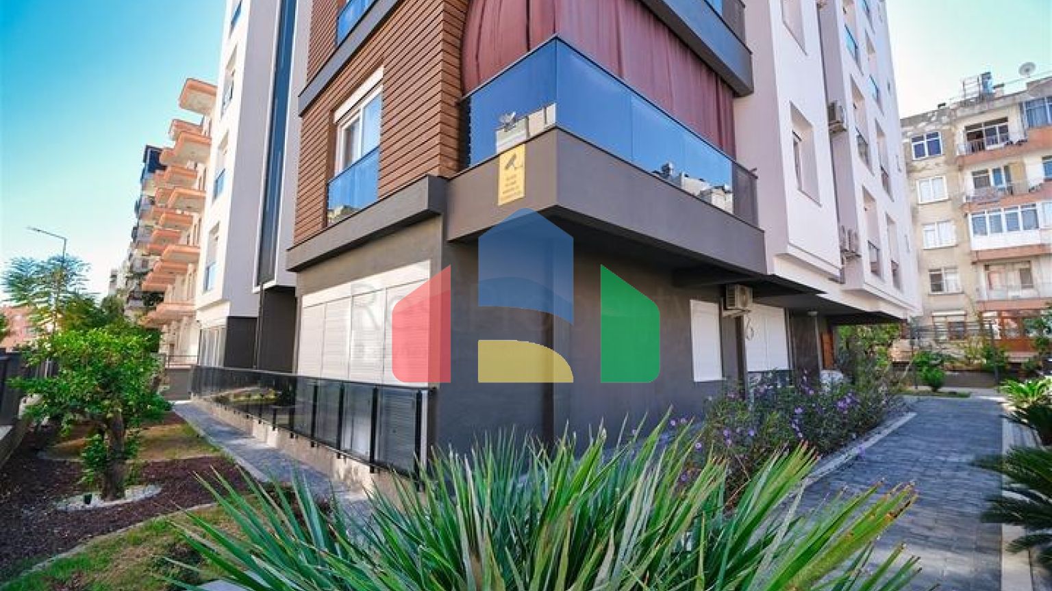 Квартиры планировки 2+1 , 4+1 и 5+1 дуплекс в микрорайоне Синан - Анталия