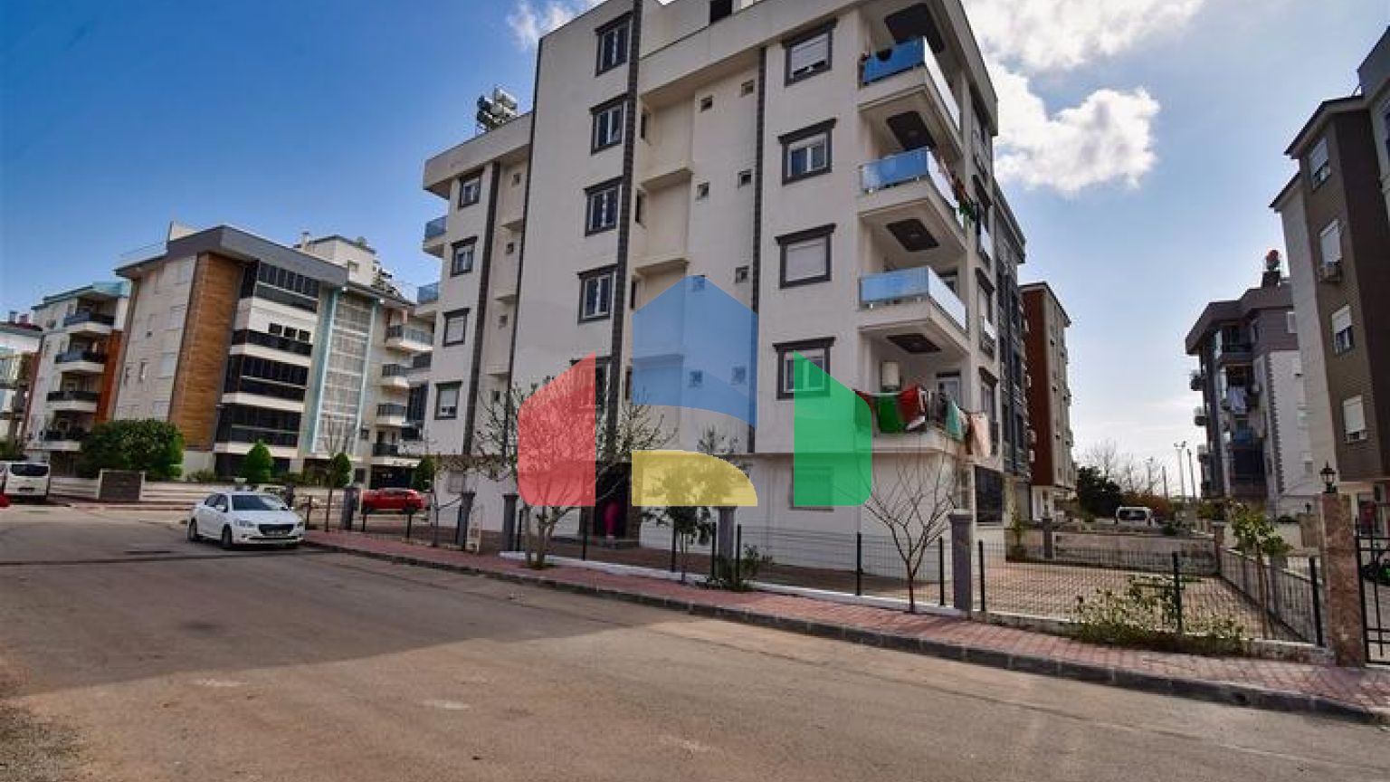 Квартира планування 2 + 1 в мікрорайоні Гебізлі-Анталія