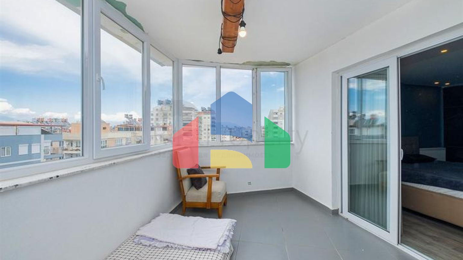 Квартира планировки 3+1 дуплекс в микрорайоне Енигюн - Анталия