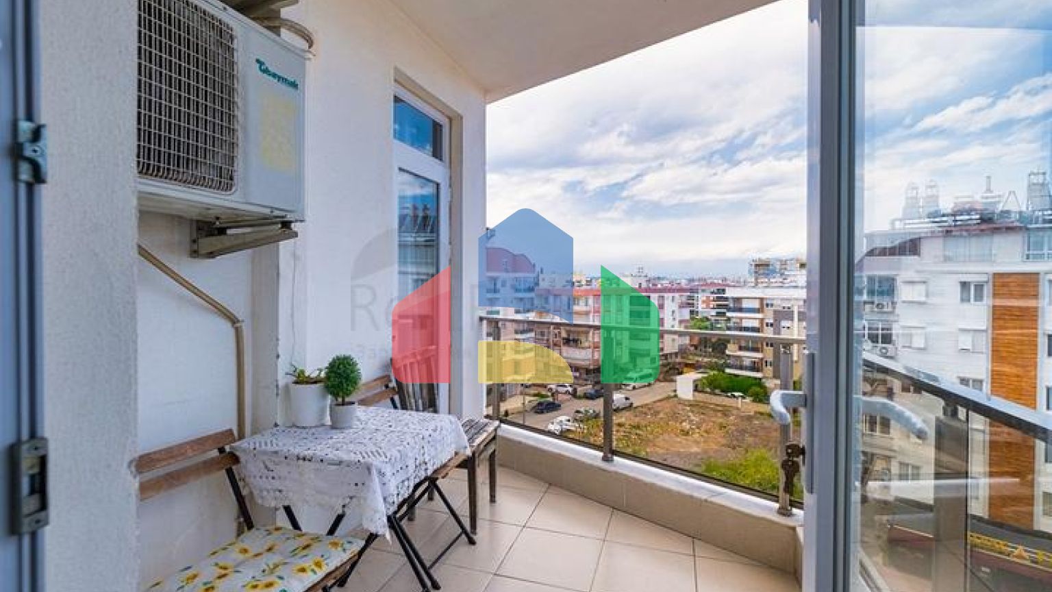 Квартира планировки 3+1 дуплекс в микрорайоне Енигюн - Анталия