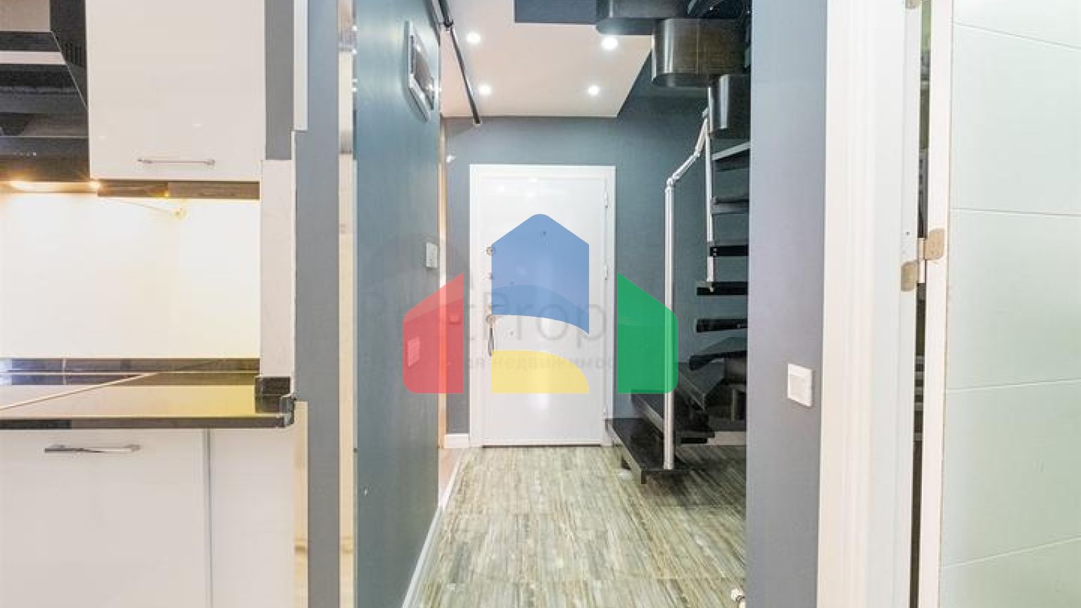 Квартира планировки 3+1 дуплекс в микрорайоне Енигюн - Анталия