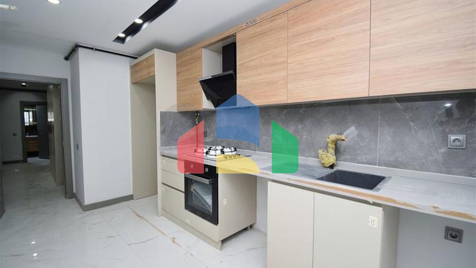 Квартира планування 3 + 1 в центрі міста Анталія