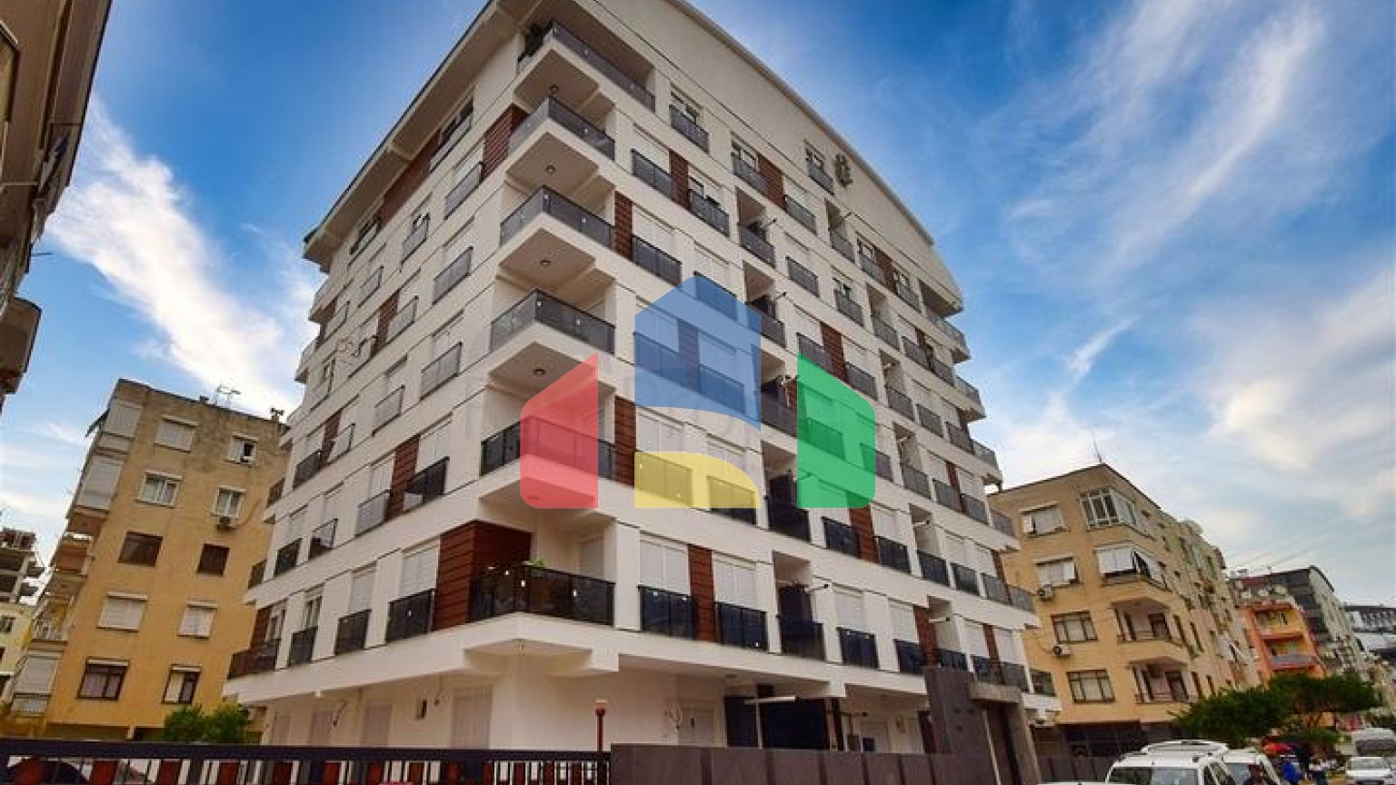 Квартира планування 3 + 1 в центрі міста Анталія