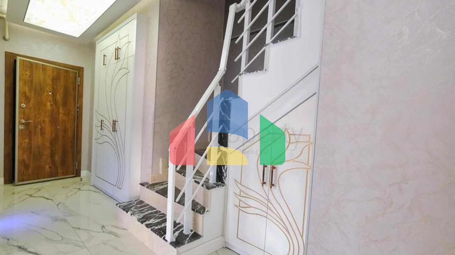 Квартира планування 4 + 1 дуплекс в центрі міста Анталія