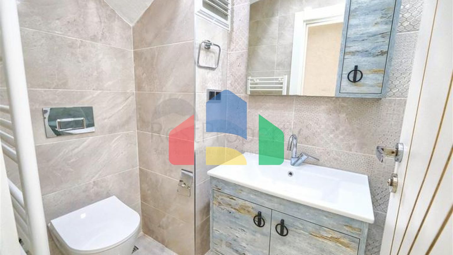 Квартира планування 4 + 1 дуплекс в центрі міста Анталія