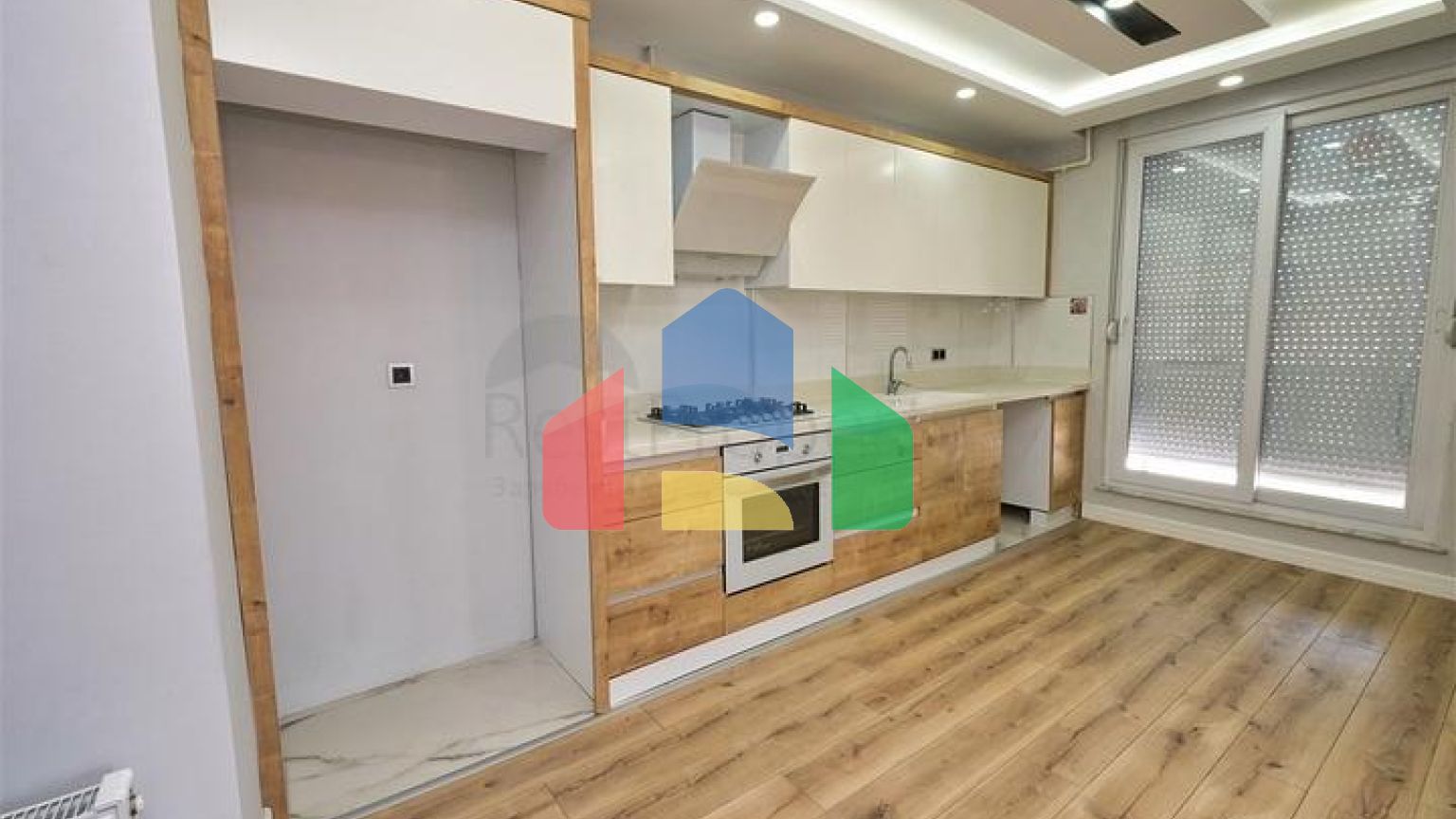 Квартира планування 4 + 1 дуплекс в центрі міста Анталія