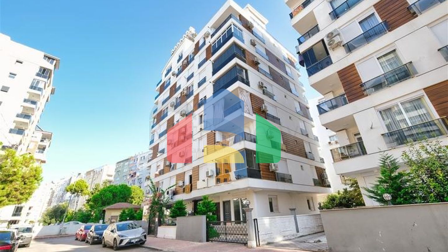 Квартира планування 4 + 1 дуплекс в центрі міста Анталія