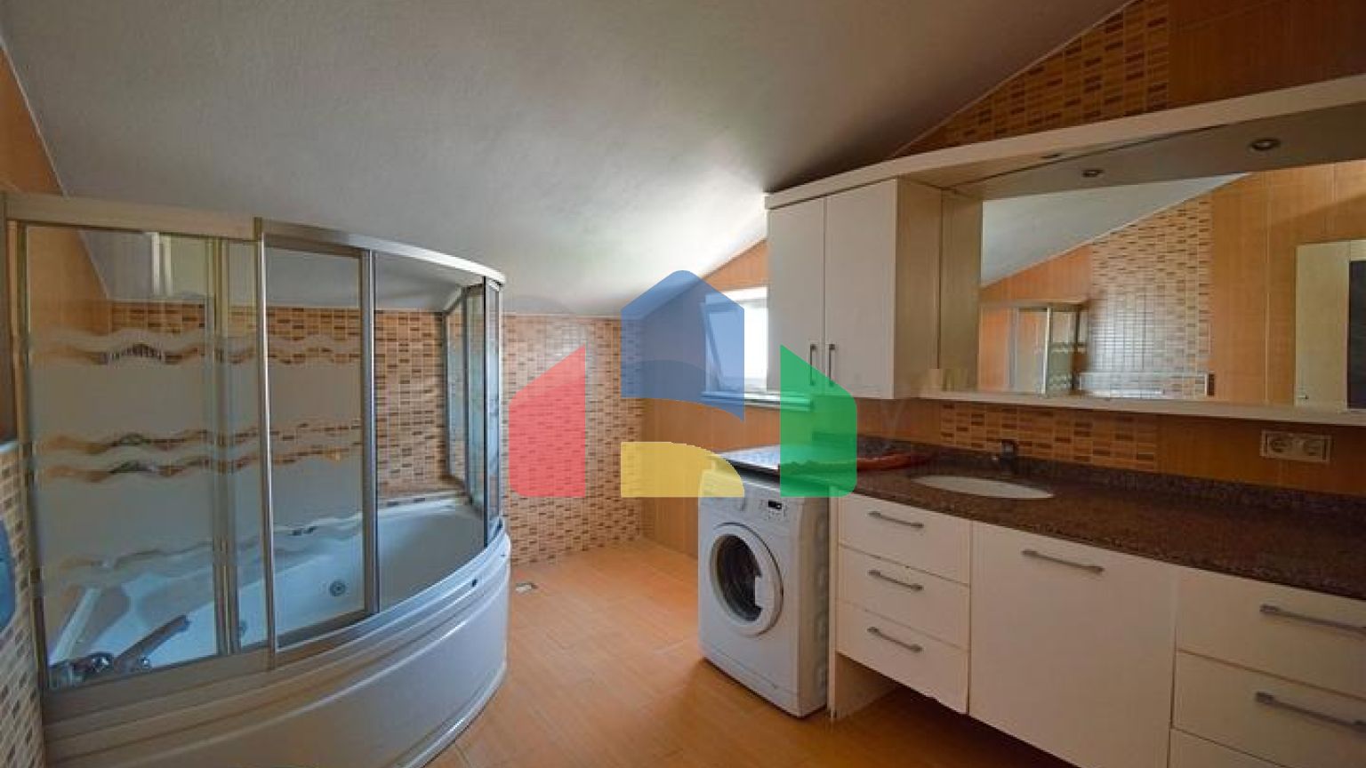 Квартира планування 6 + 2 дуплекс в центрі міста Анталія