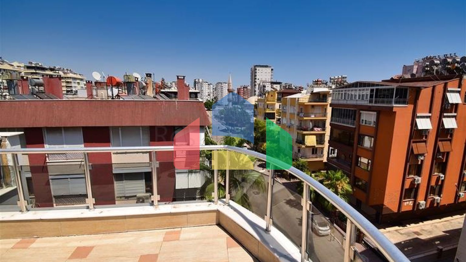 Квартира планування 6 + 2 дуплекс в центрі міста Анталія