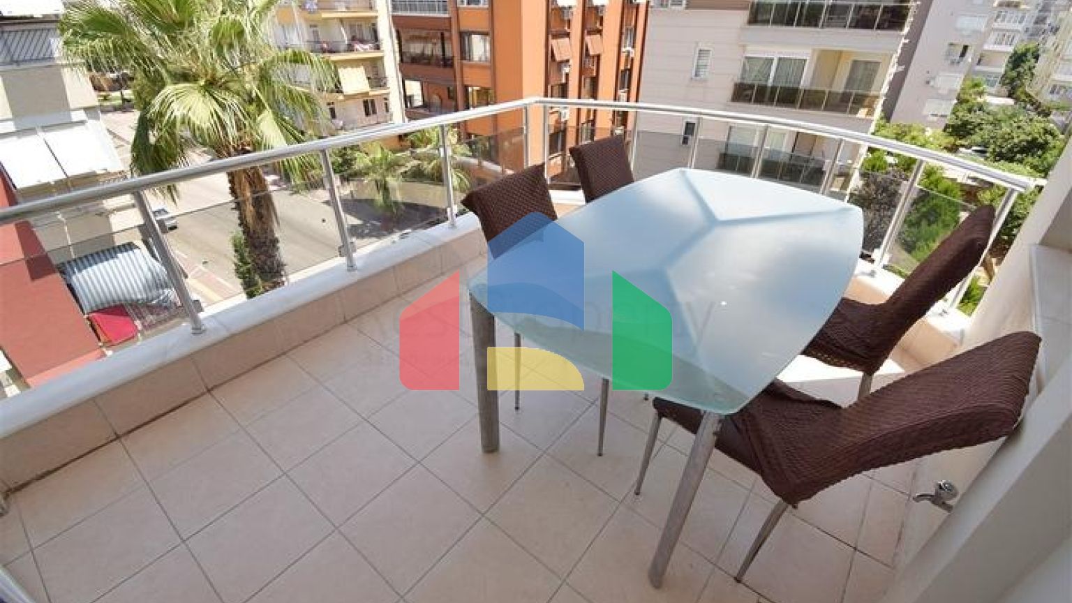 Квартира планування 6 + 2 дуплекс в центрі міста Анталія