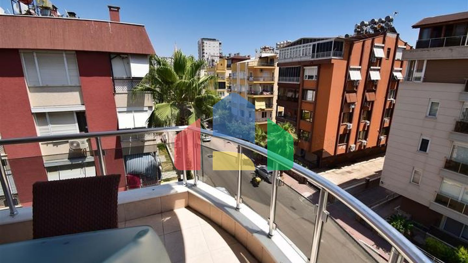 Квартира планування 6 + 2 дуплекс в центрі міста Анталія