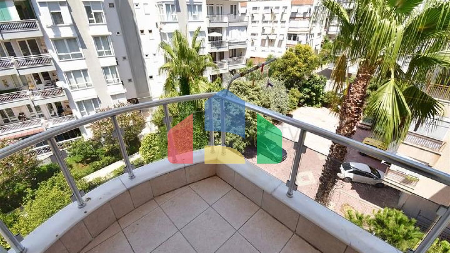 Квартира планування 6 + 2 дуплекс в центрі міста Анталія