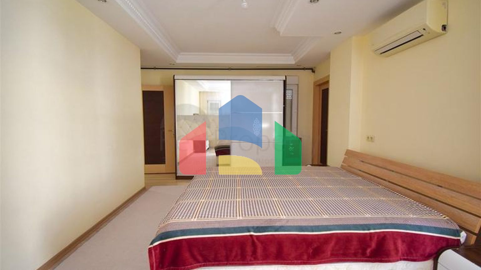 Квартира планування 6 + 2 дуплекс в центрі міста Анталія