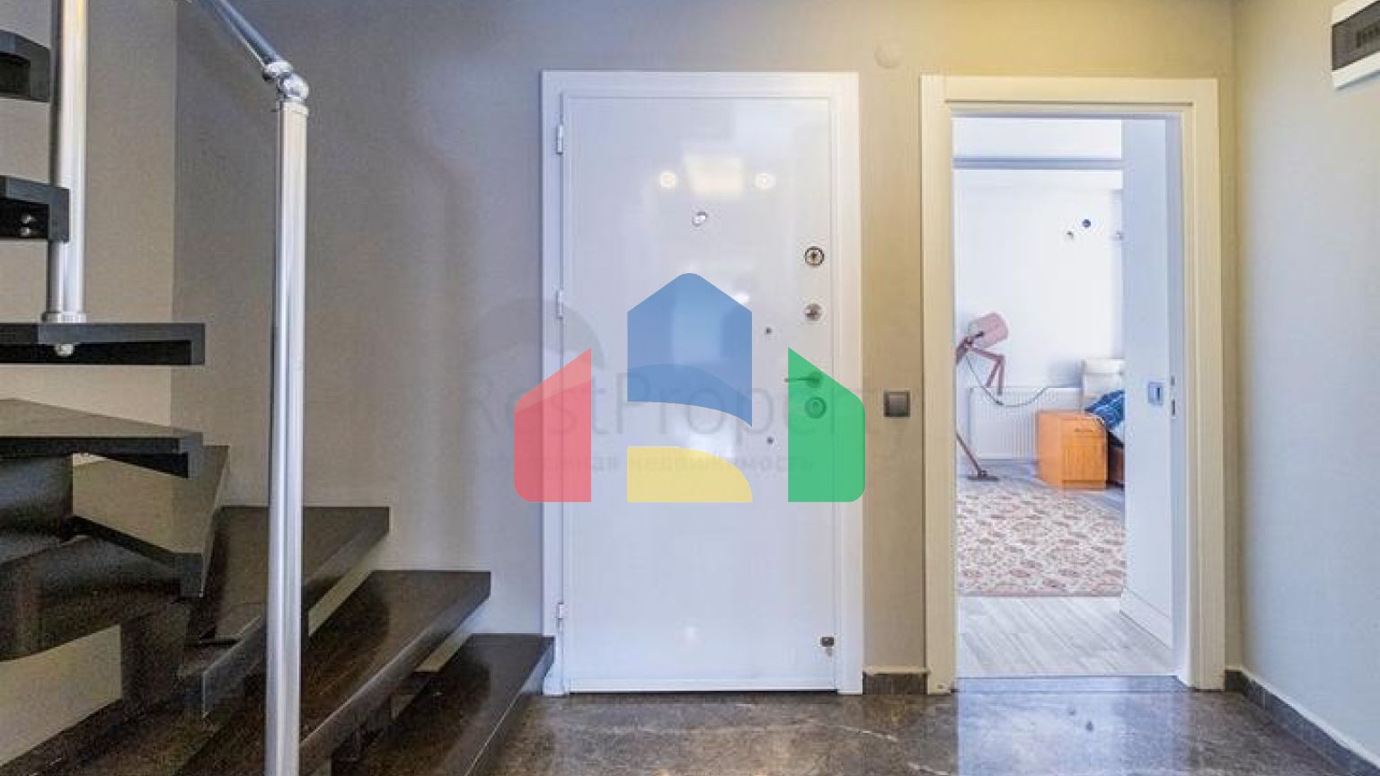 Квартира планування 4 + 1 дуплекс в мікрорайоні Кизиларик-Анталія