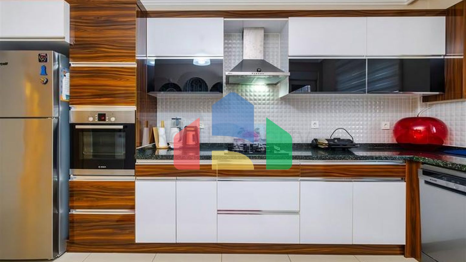 Квартира планировки 3+1 в центре города Анталия