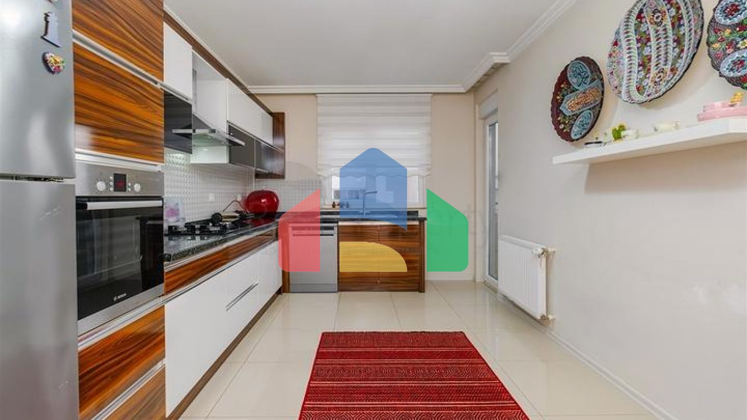 Квартира планировки 3+1 в центре города Анталия