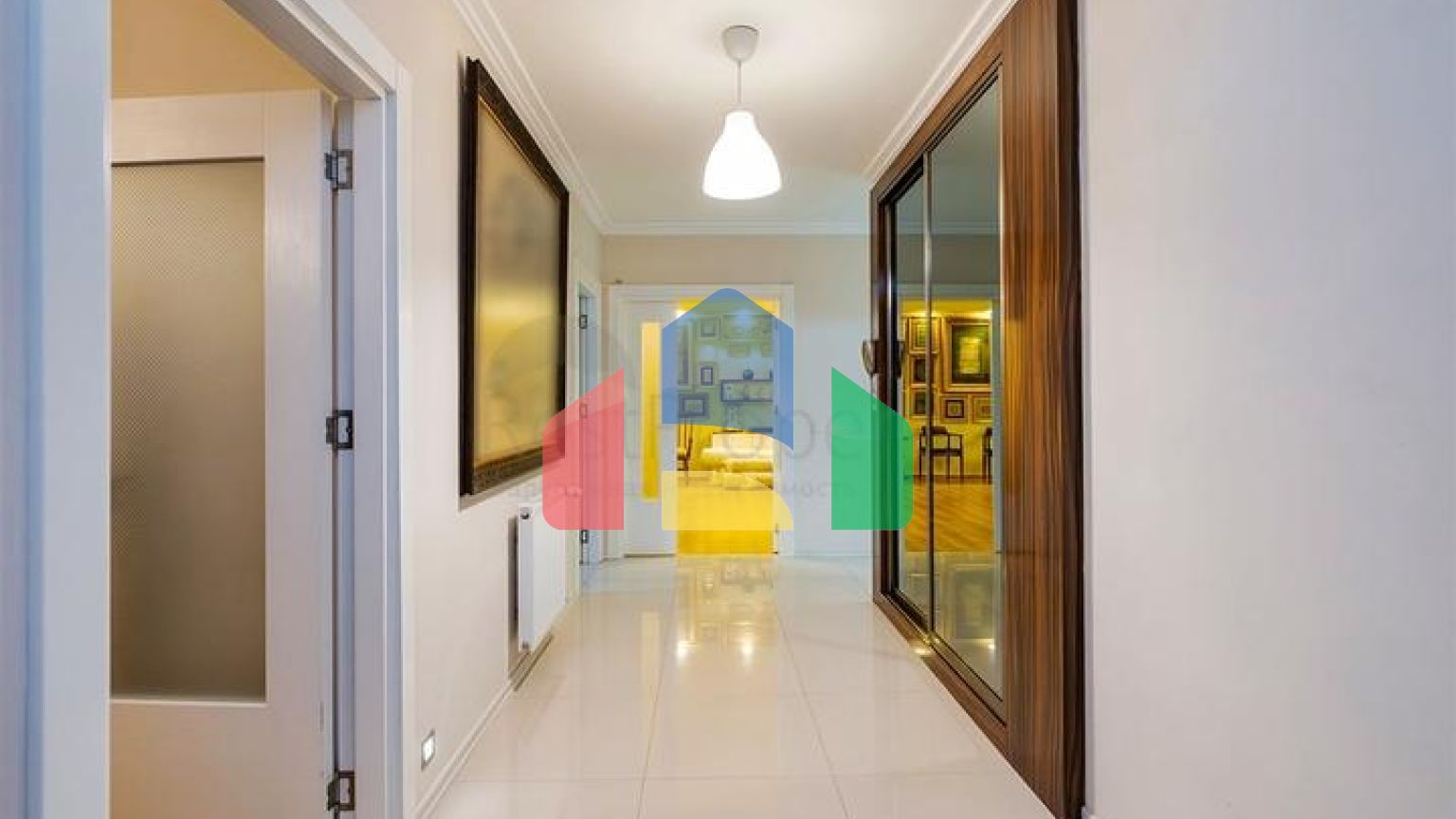 Квартира планировки 3+1 в центре города Анталия