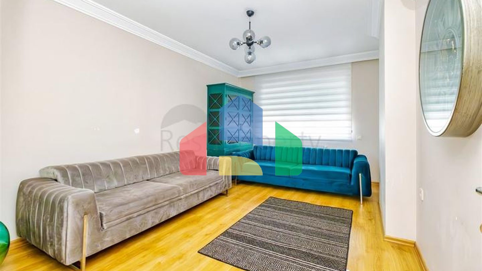 Квартира планировки 3+1 в центре города Анталия