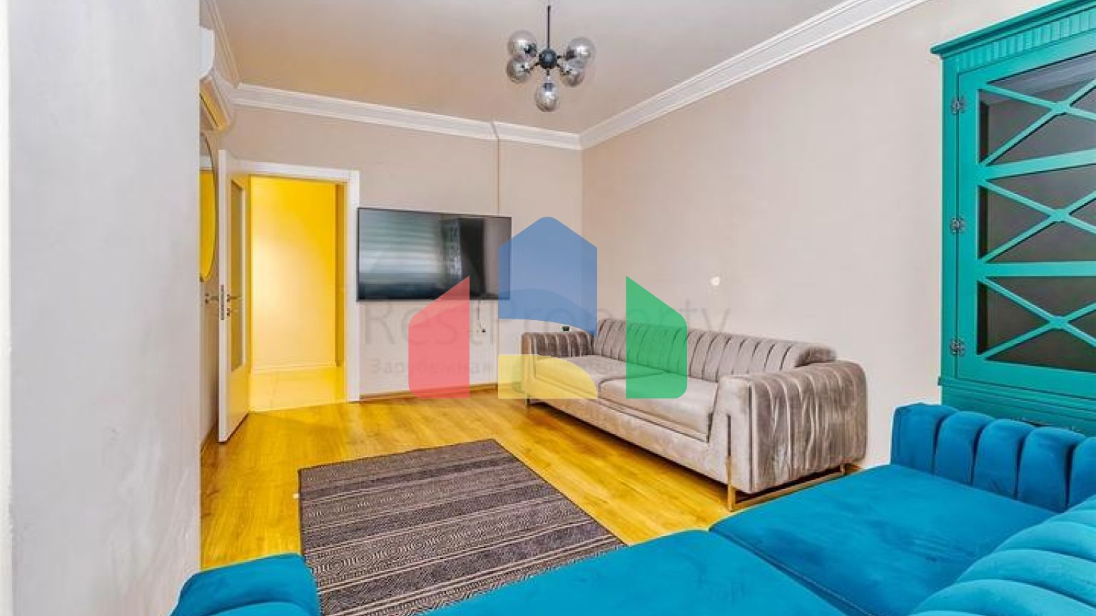 Квартира планировки 3+1 в центре города Анталия