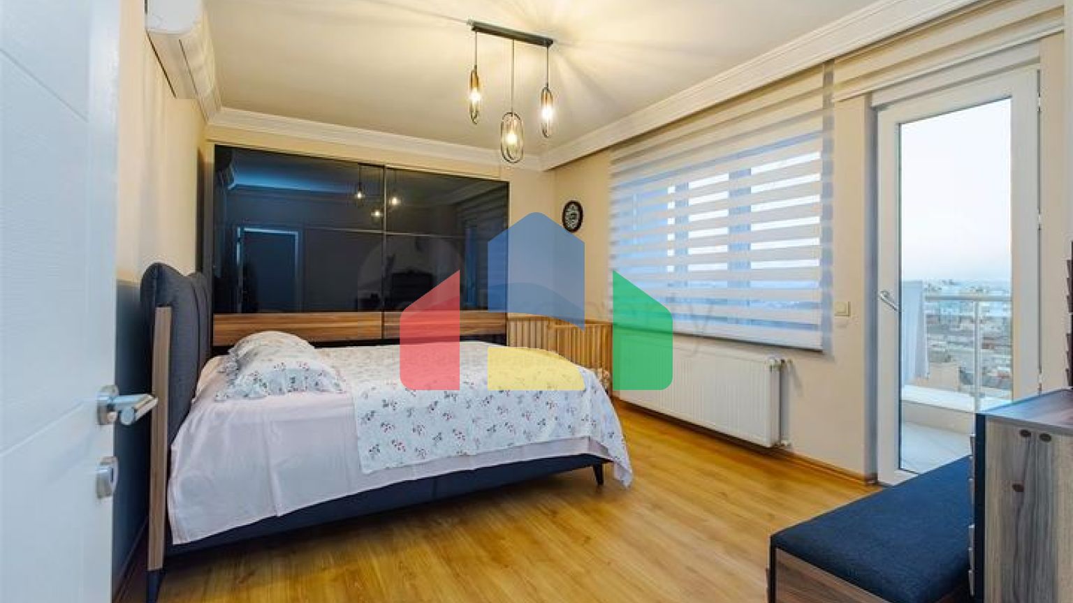 Квартира планировки 3+1 в центре города Анталия