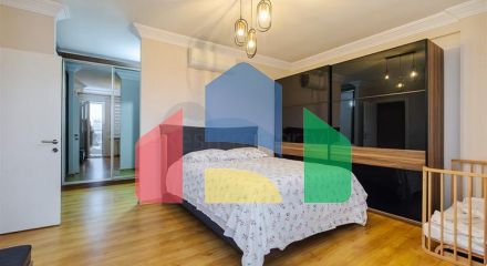 Квартира планировки 3+1 в центре города Анталия