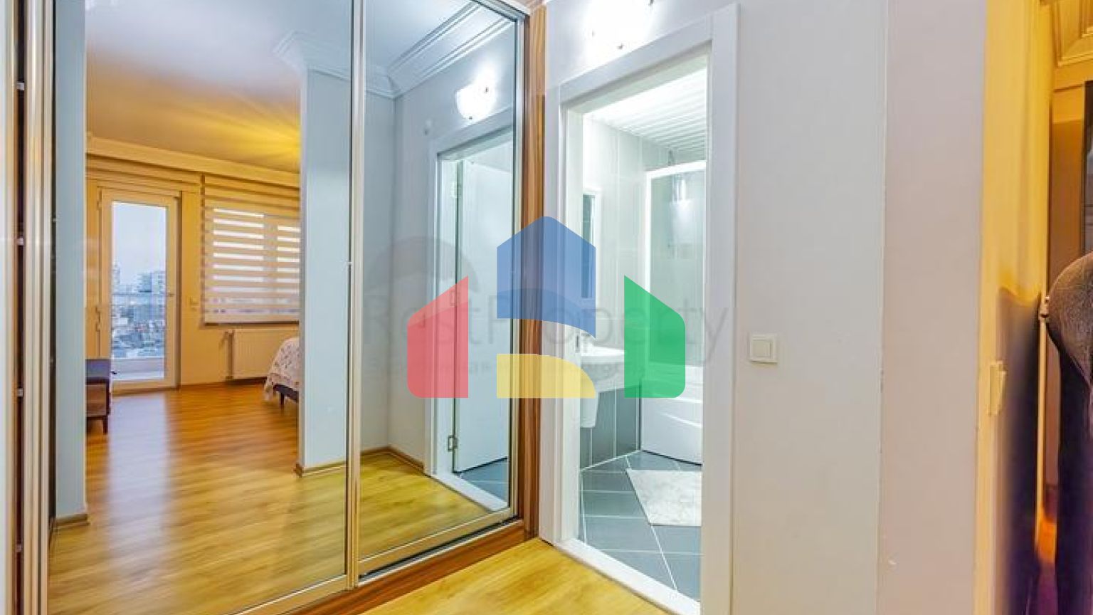 Квартира планировки 3+1 в центре города Анталия