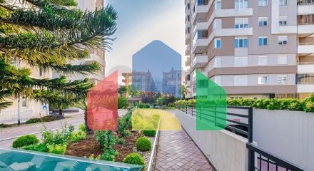 Квартира планировки 3+1 в центре города Анталия