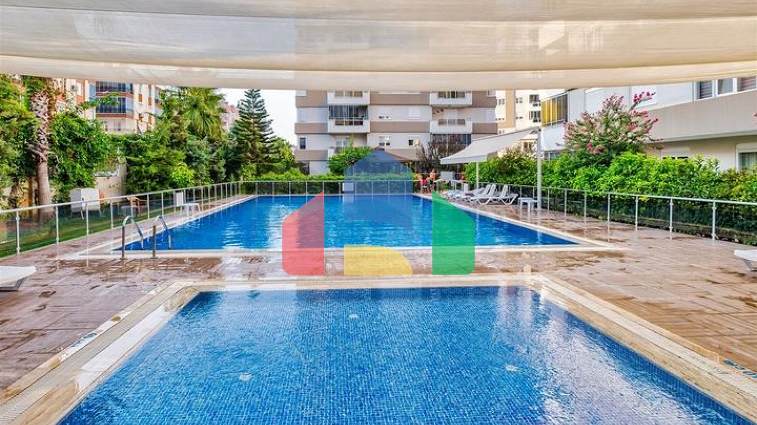 Квартира планировки 3+1 в центре города Анталия