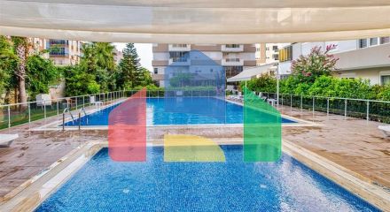 Квартира планировки 3+1 в центре города Анталия