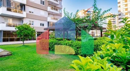 Квартира планировки 3+1 в центре города Анталия