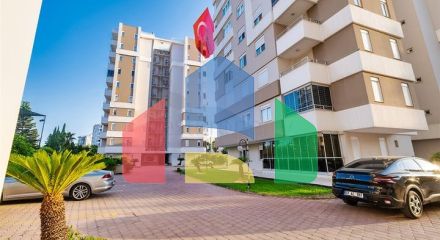 Квартира планировки 3+1 в центре города Анталия