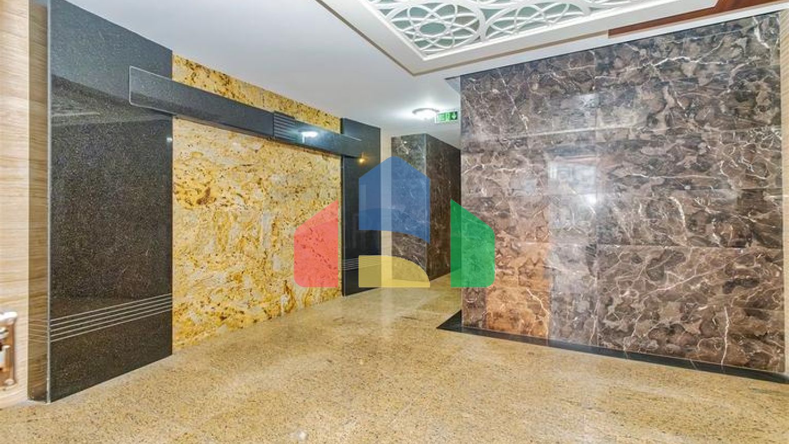 Квартира планировки 3+1 в центре города Анталия